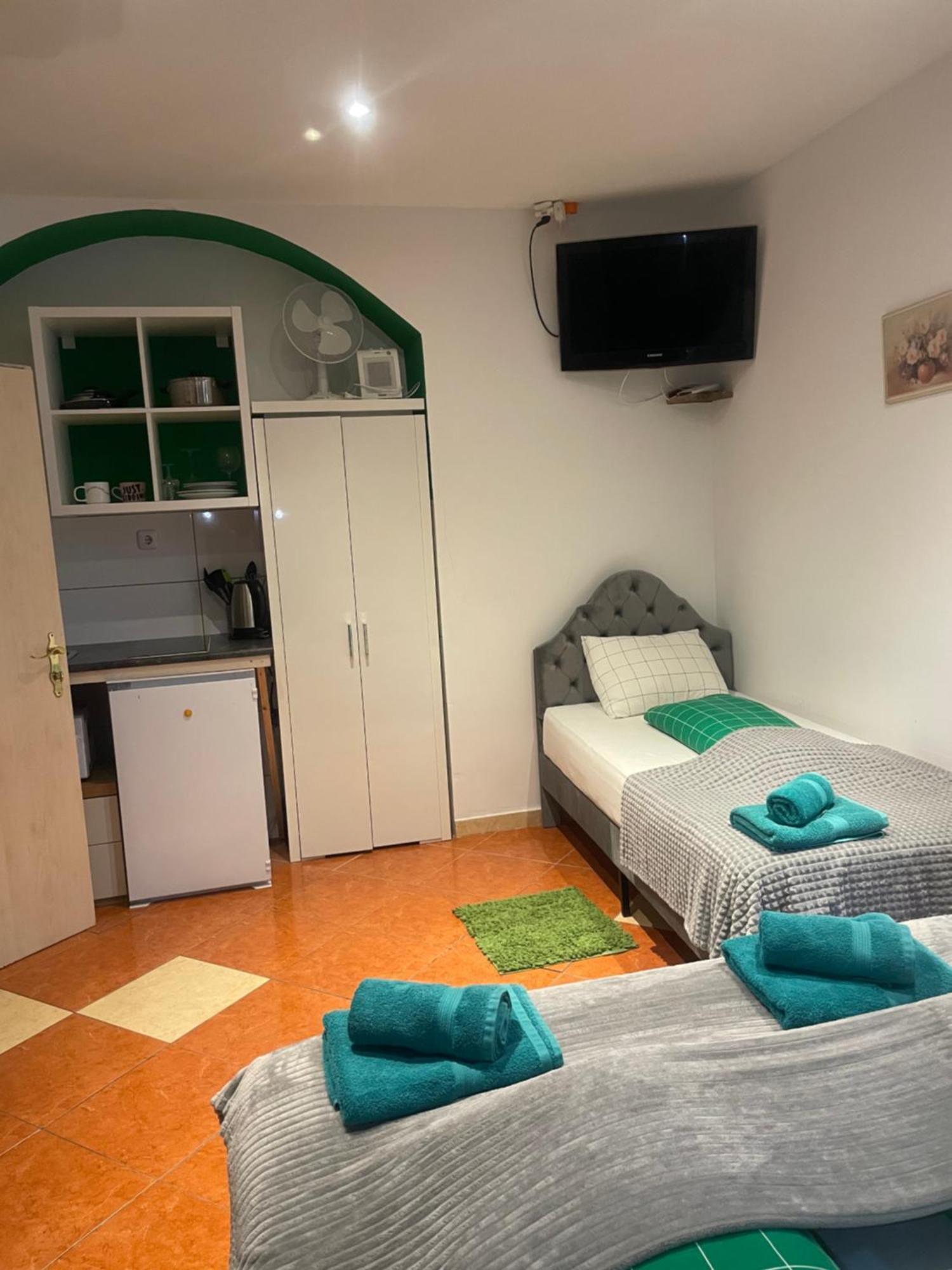 Viktoria Hostel Vienna Exterior photo